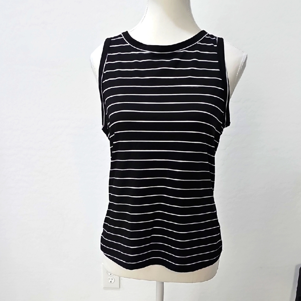 Fitted Black Sleeveless Tank Top with White Stripes Open Back